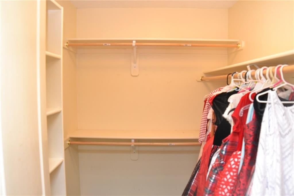 6328 N Spruce Avenue — photo 49