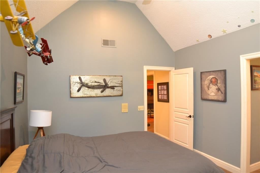 6328 N Spruce Avenue — photo 51