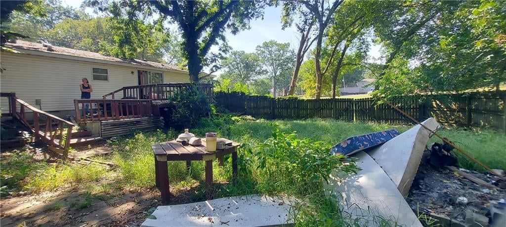 100 S Dittman Street — photo 1