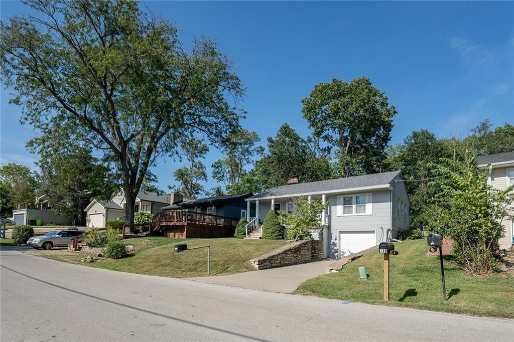 136 NW North Shore Drive — photo 3