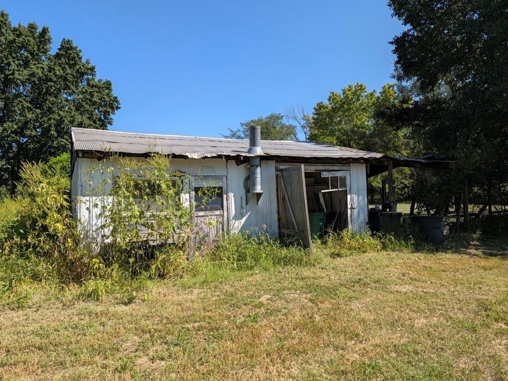Photo 7 of 12 - S Cave Road, Lone Jack, MO 64075