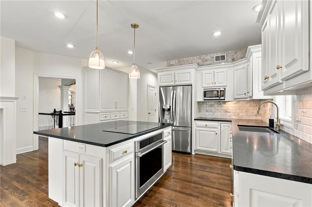 12521 Grand Avenue — photo 14