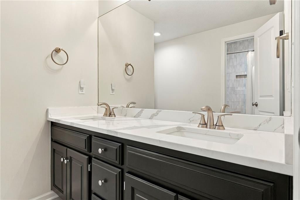 12521 Grand Avenue — photo 32