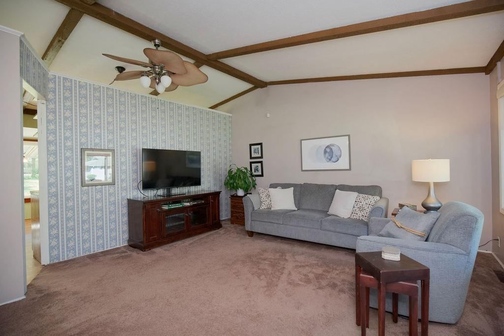 8602 Everett Street — photo 4