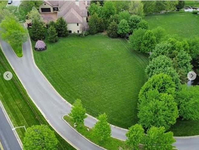 8309 Maplewood Lane, Lenexa, KS