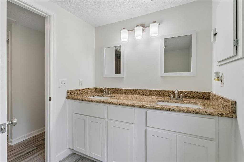 3219 Donnelly Avenue — photo 29