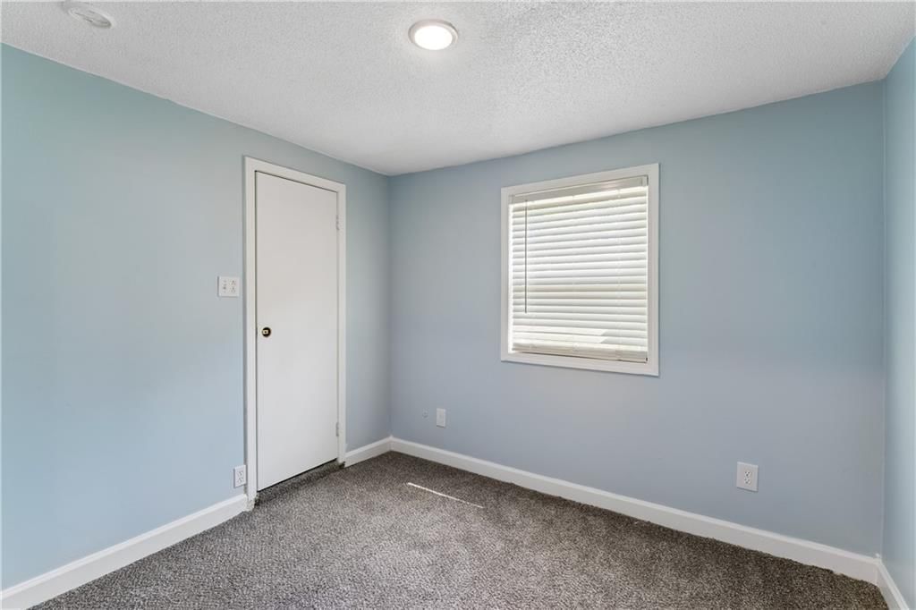3219 Donnelly Avenue — photo 31