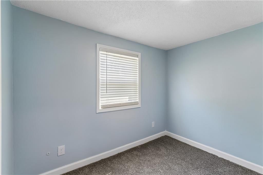 3219 Donnelly Avenue — photo 32