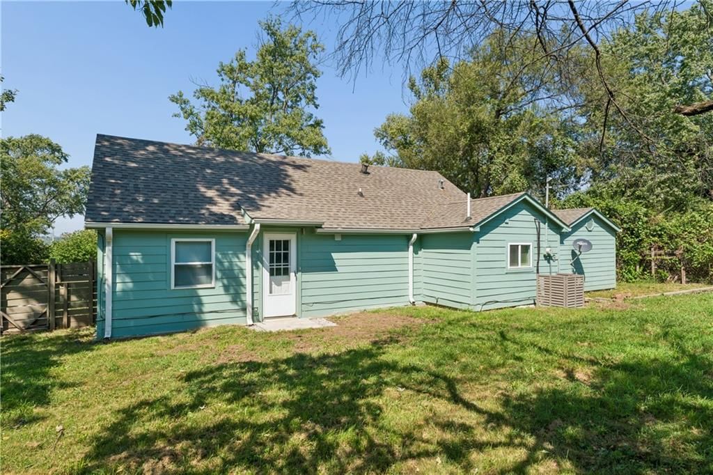 3219 Donnelly Avenue — photo 35