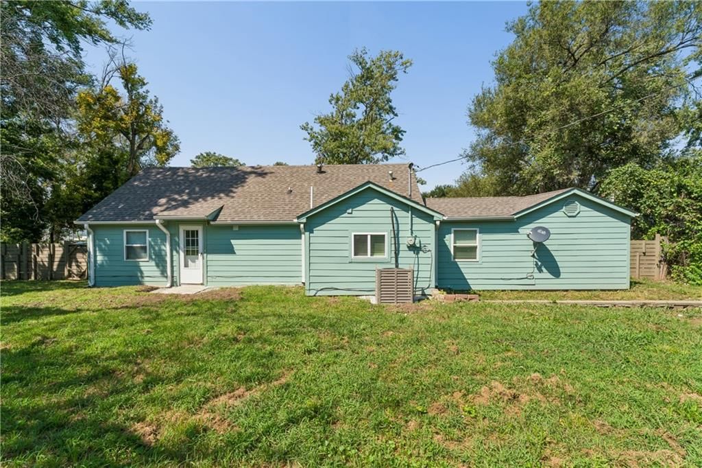 3219 Donnelly Avenue — photo 36