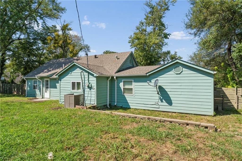 3219 Donnelly Avenue — photo 37