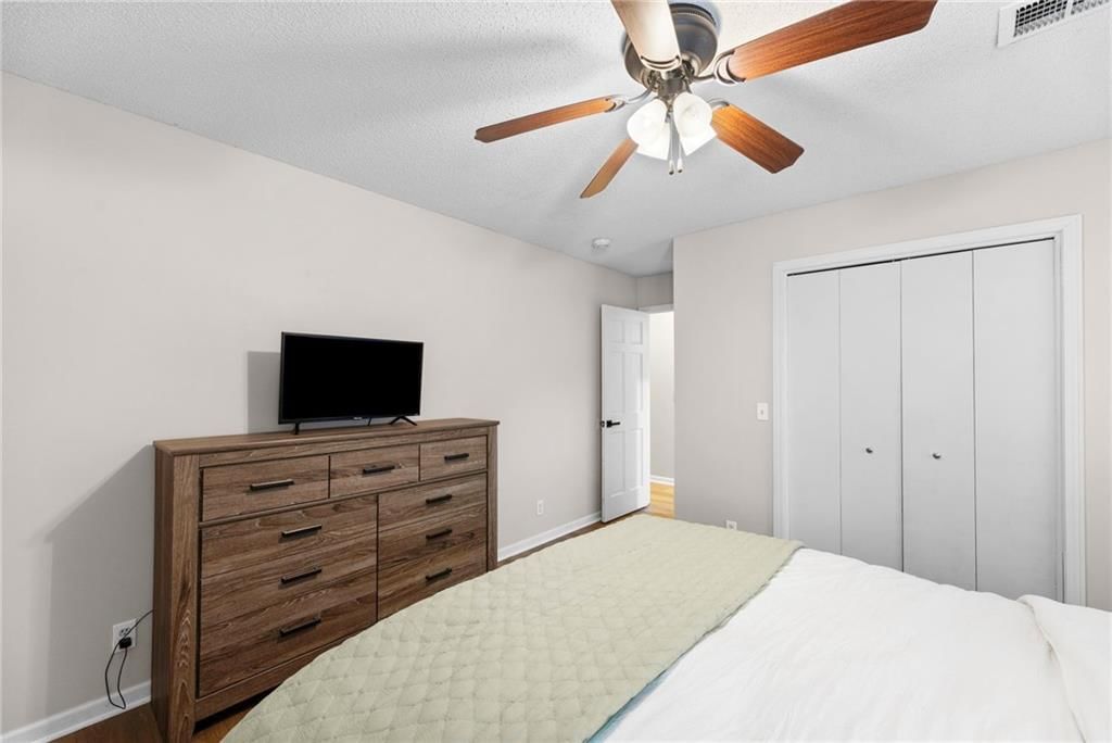 5124 Noble Street — photo 27