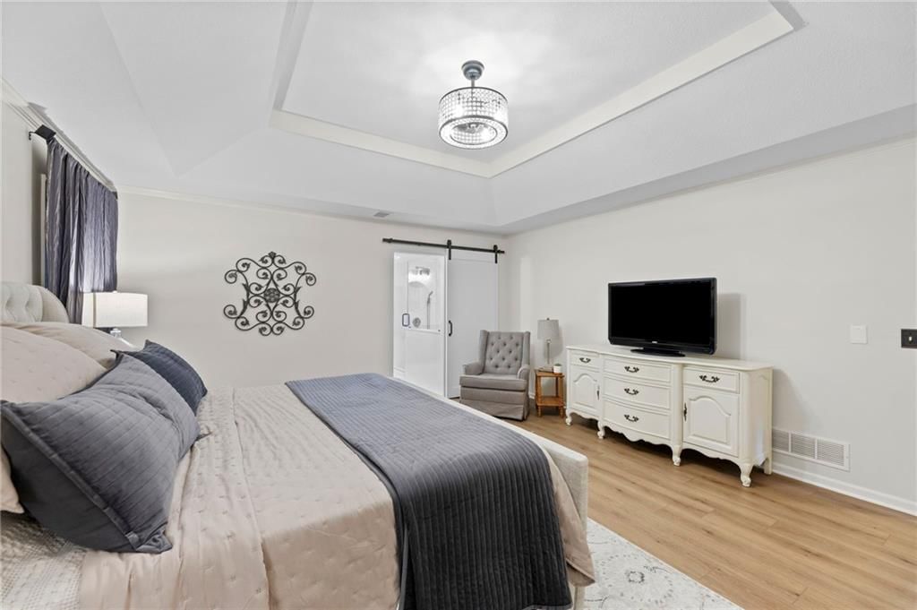 5124 Noble Street — photo 31