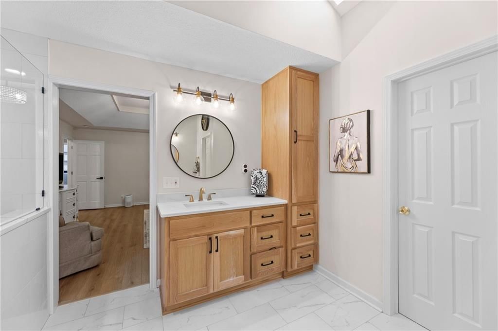 5124 Noble Street — photo 34