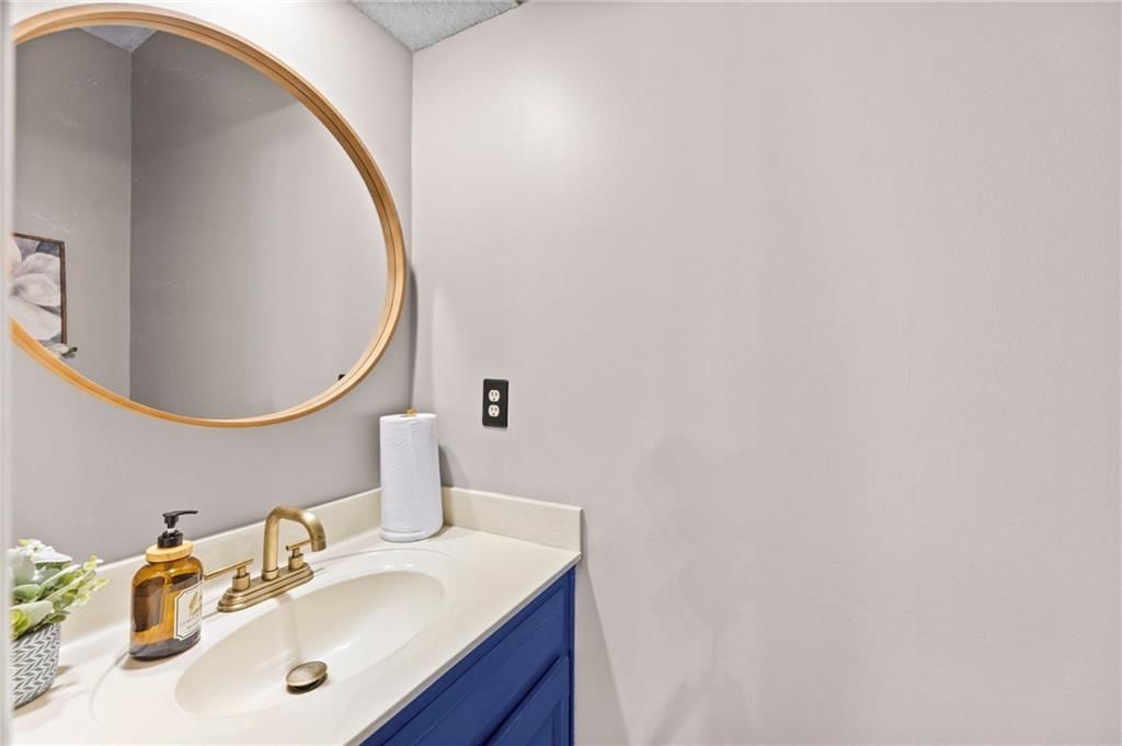 5124 Noble Street — photo 38