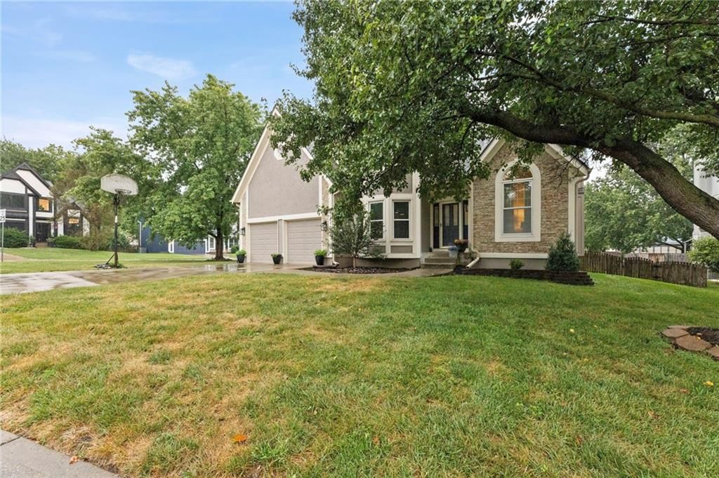 5124 Noble Street, Shawnee, KS: listing photo 3