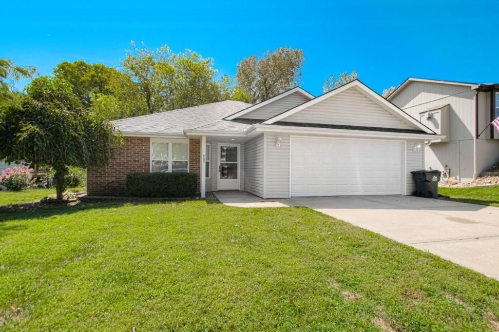 603 Creek Ridge Drive, Grain Valley, MO