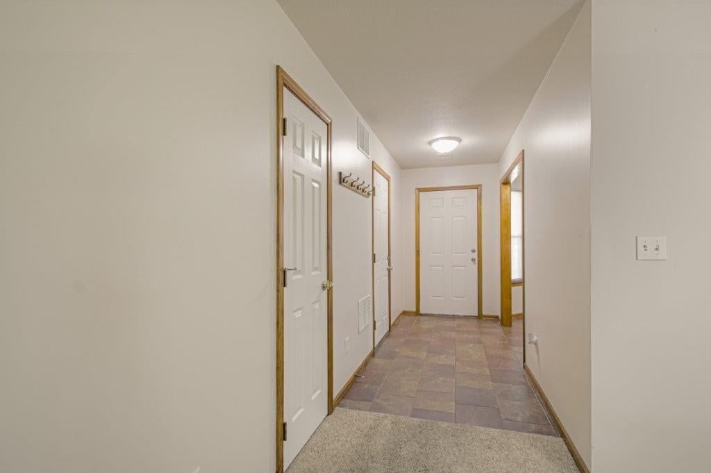 603 Creek Ridge Drive, Grain Valley, MO: listing photo 3