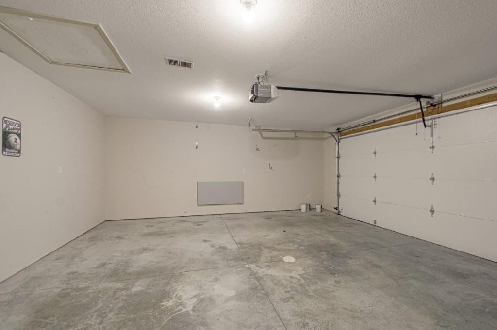 Photo 21 of 26 - 603 Creek Ridge Drive, Grain Valley, MO 64029