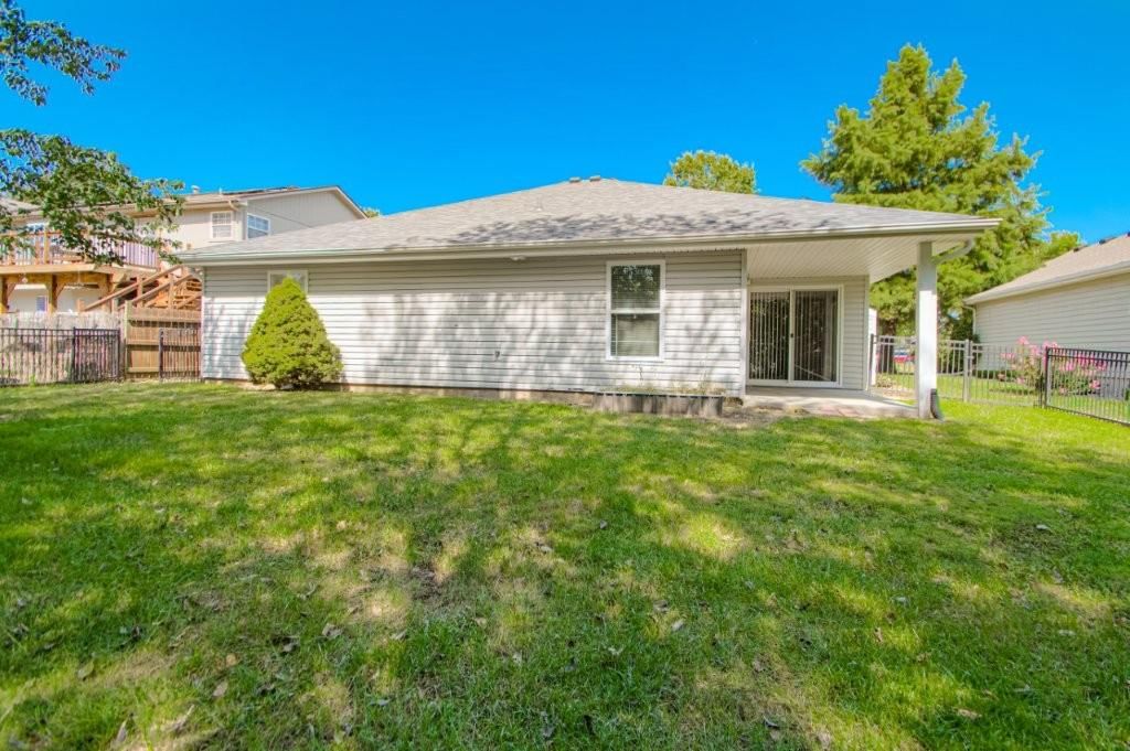 Photo 26 of 26 - 603 Creek Ridge Drive, Grain Valley, MO 64029