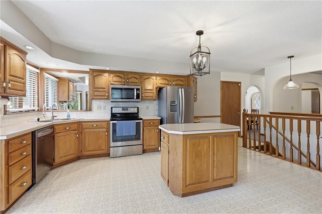 7903 E 170th Street, Belton, MO: listing photo 3