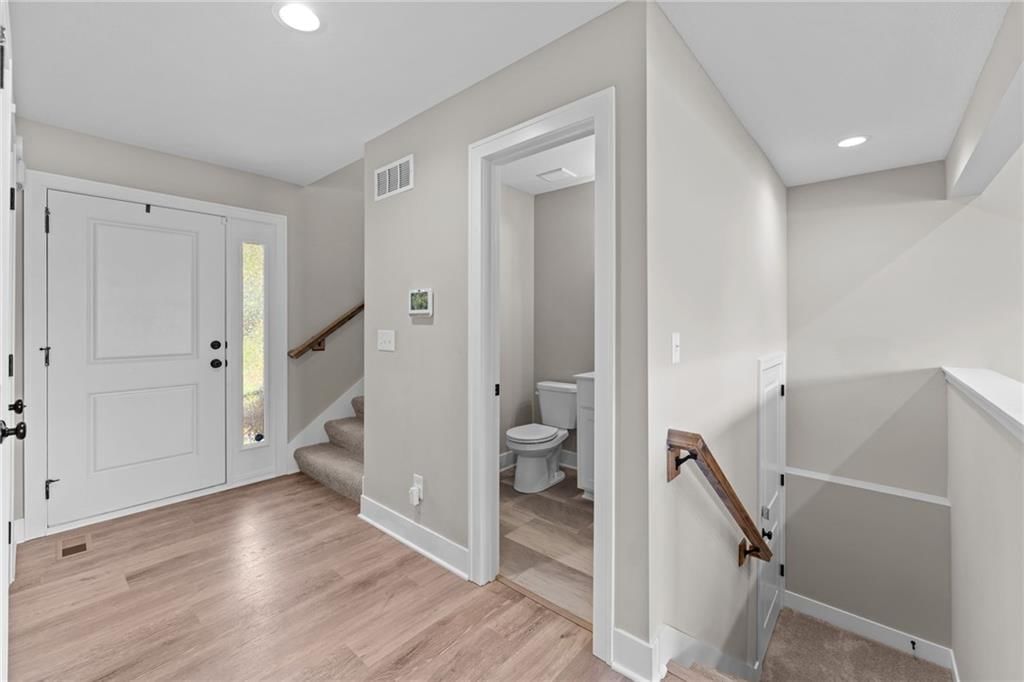 506 W Lawrence Street — photo 4
