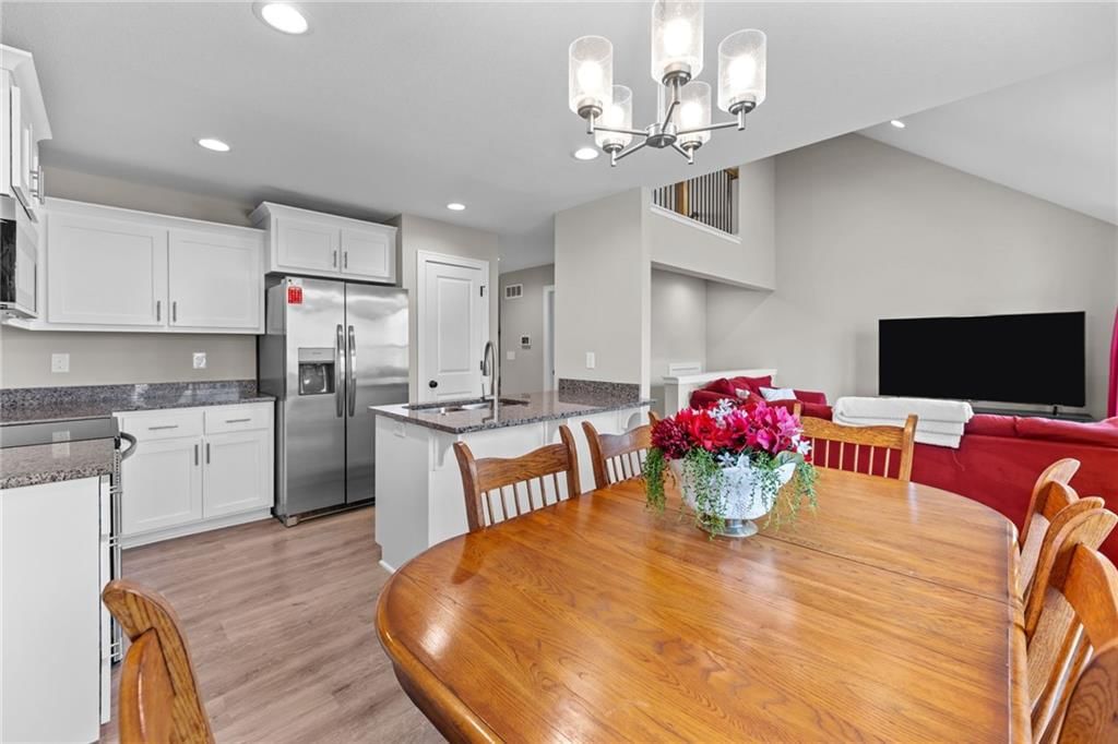506 W Lawrence Street — photo 11