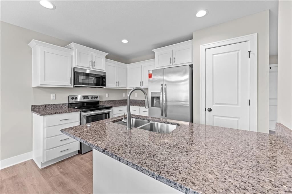 506 W Lawrence Street — photo 14