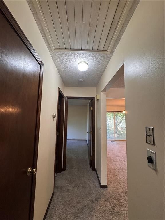 402 S Delaware Street — photo 8