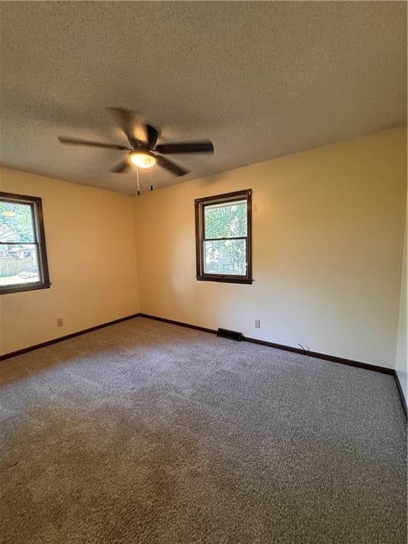 402 S Delaware Street — photo 10