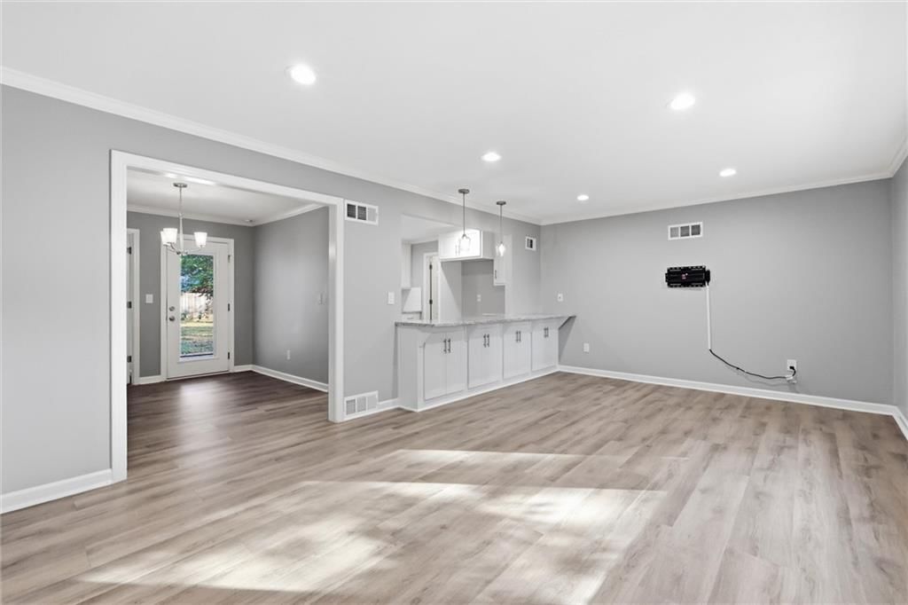 2200 W 79th Street — photo 5