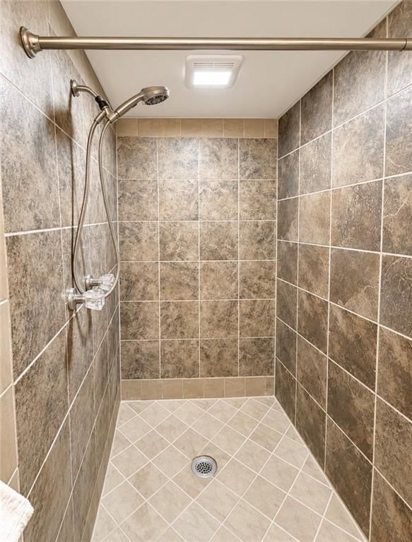 1424 N MULBERRY Street — photo 22