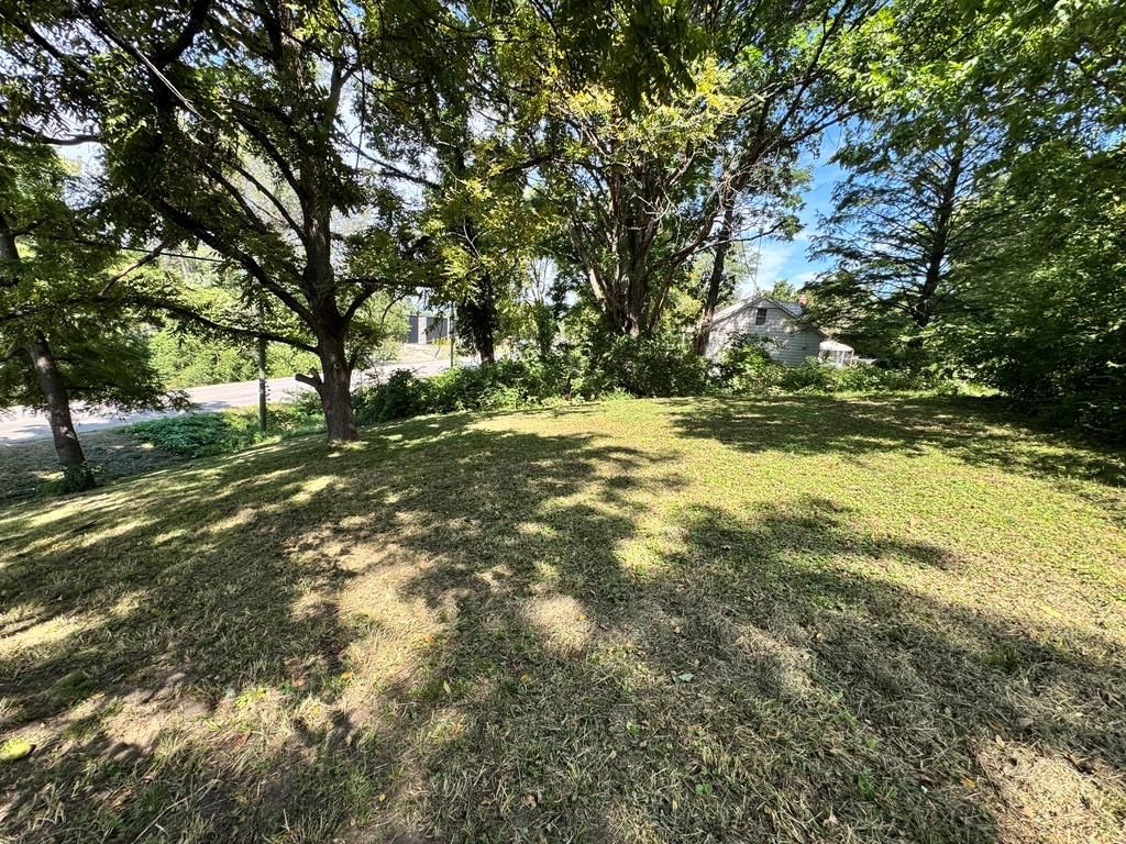 Photo 9 of 13 - 4801 NW Waukomis Drive, Northmoor, MO 64151