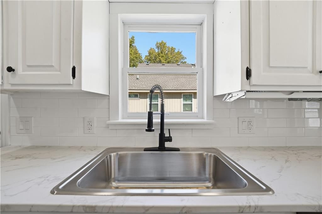 5342 Foster Street — photo 8