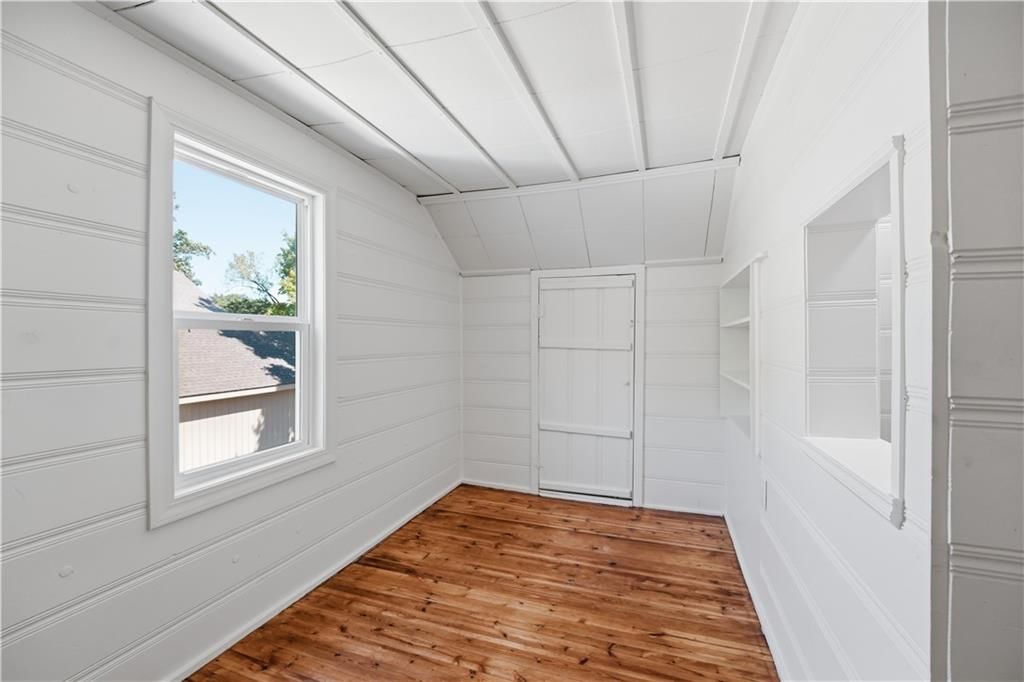 5342 Foster Street — photo 16