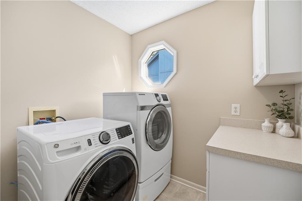 8018 W 122nd Terrace — photo 35