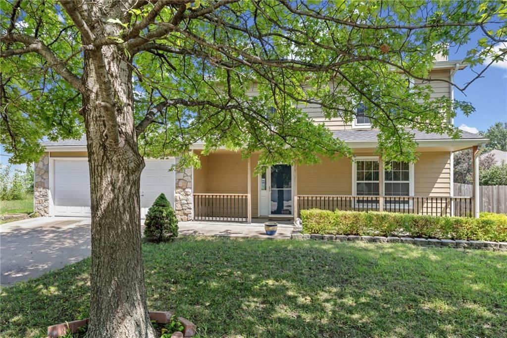 604 Stowe Court — photo 2