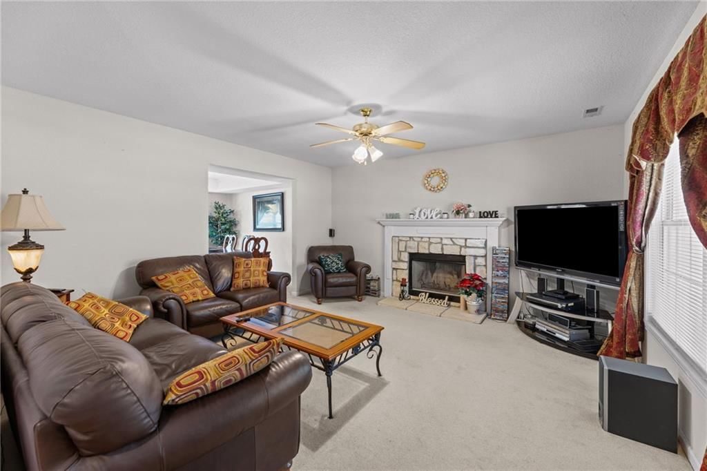 604 Stowe Court — photo 3