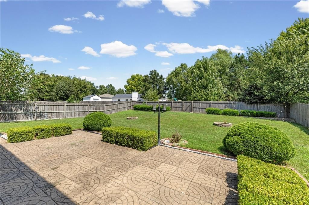 604 Stowe Court — photo 37