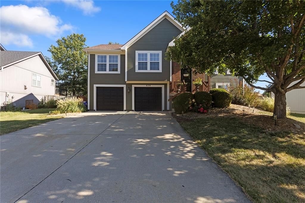 628 E Dogwood Street — photo 2