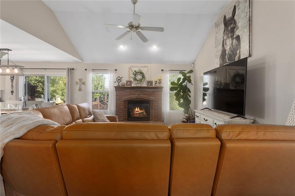 628 E Dogwood Street — photo 5