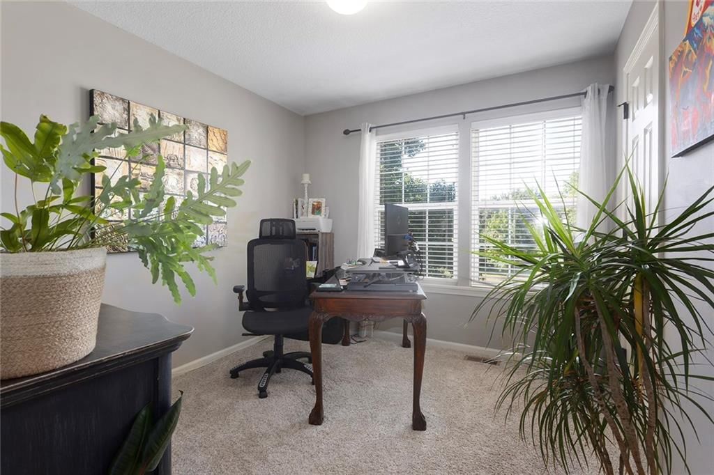628 E Dogwood Street — photo 20
