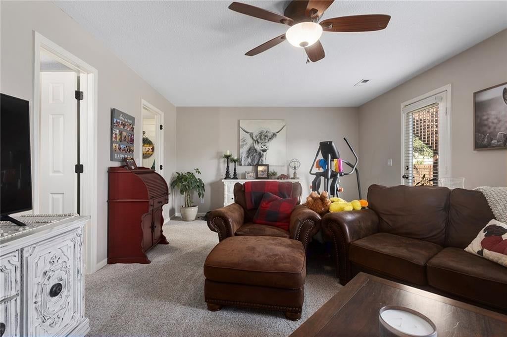 628 E Dogwood Street — photo 23