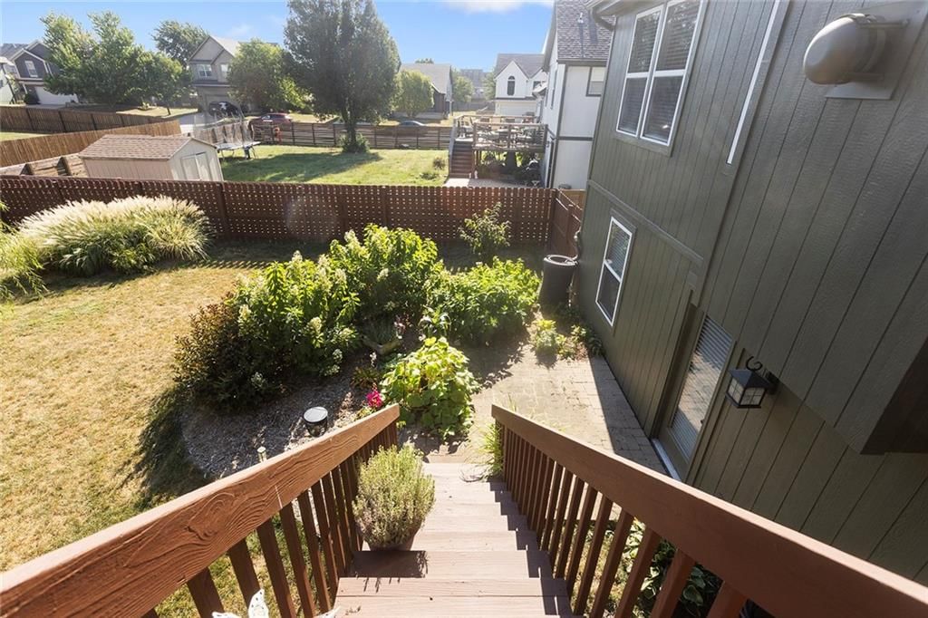 628 E Dogwood Street — photo 32