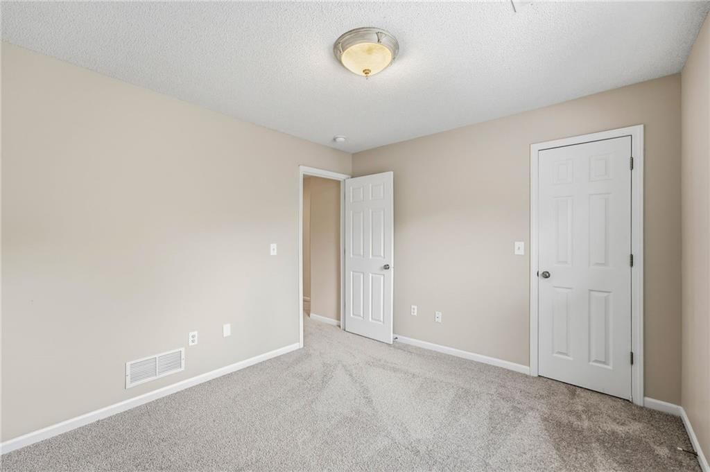 15421 S Alcan Street — photo 41