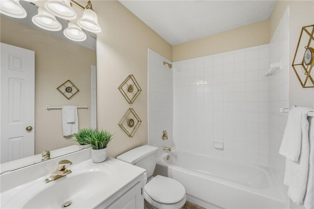 15421 S Alcan Street — photo 42