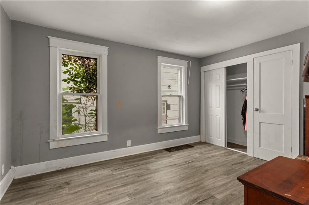 Photo 9 of 14 - 11215 Evans Street, Sugar Creek, MO 64054