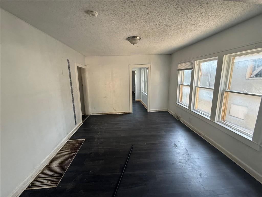 307 N Lawn Avenue — photo 5