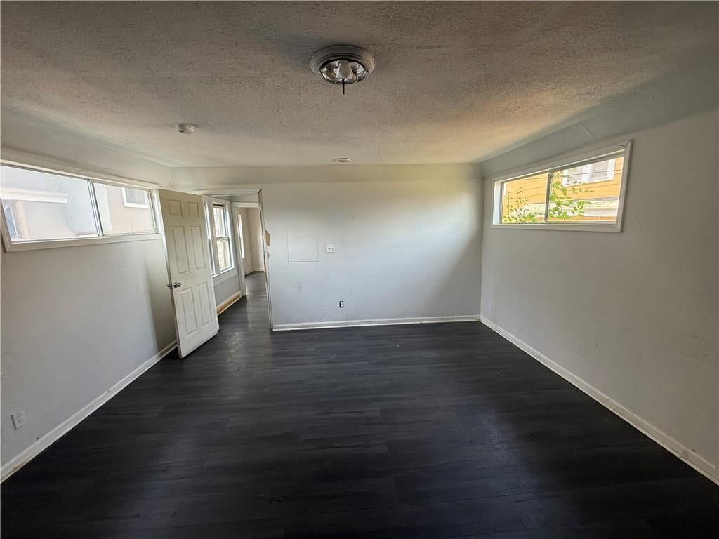 307 N Lawn Avenue — photo 9