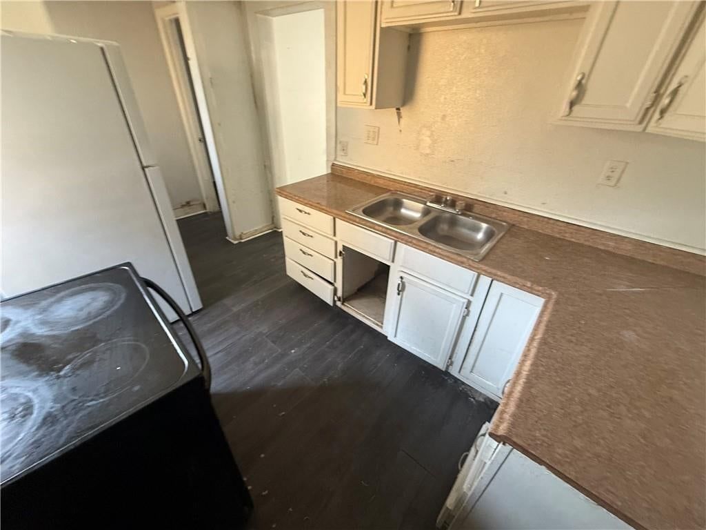 307 N Lawn Avenue — photo 12